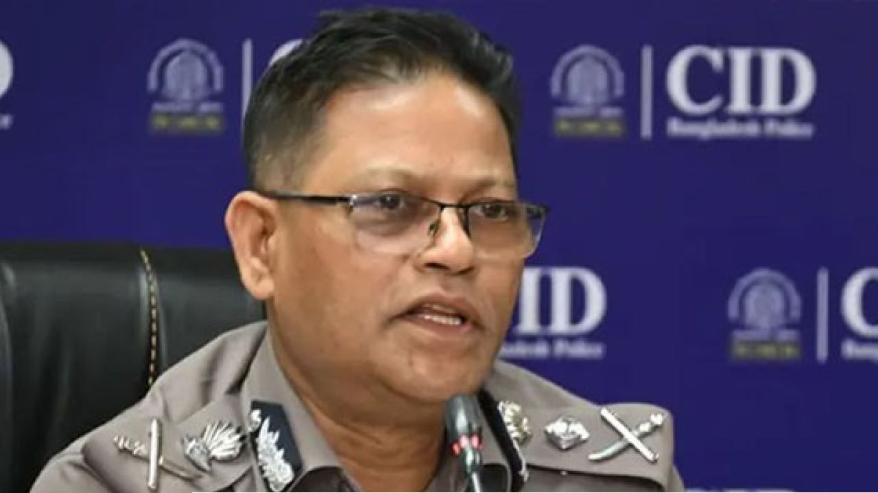 পুলিশের ৯৯ শতাংশ সদস্য সৎ ও দায়িত্বশীল বলে মন্তব্য করেছেন পুলিশের মহাপরিদর্শক (আইজিপি) আলী হোসেন ফকির। তার এই বক্তব্যে আপনি কি একমত?