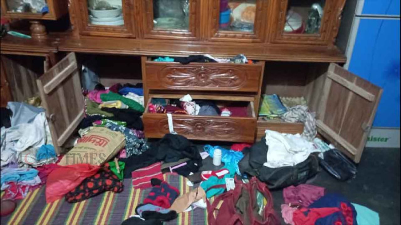 ঘোড়াঘাটে বৃদ্ধাকে হত্যা করে স্বর্ণ-টাকা লুট, তদন্তে পুলিশ