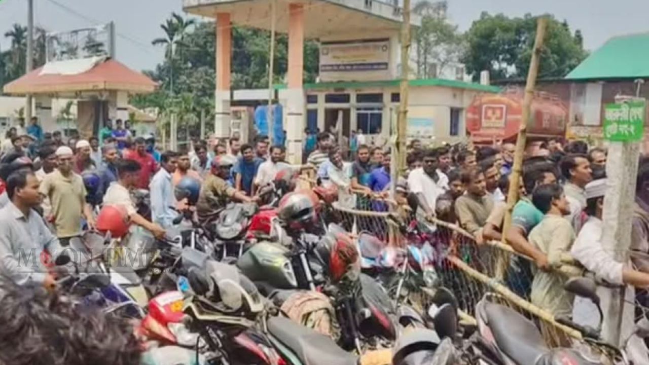 দেবীগঞ্জে তেল পাম্পে মিছিল নিয়ে এসে ইউএনওর উপর হামলা ও অস্ত্র ছিনিয়ে নেয়ার চেষ্টা,,