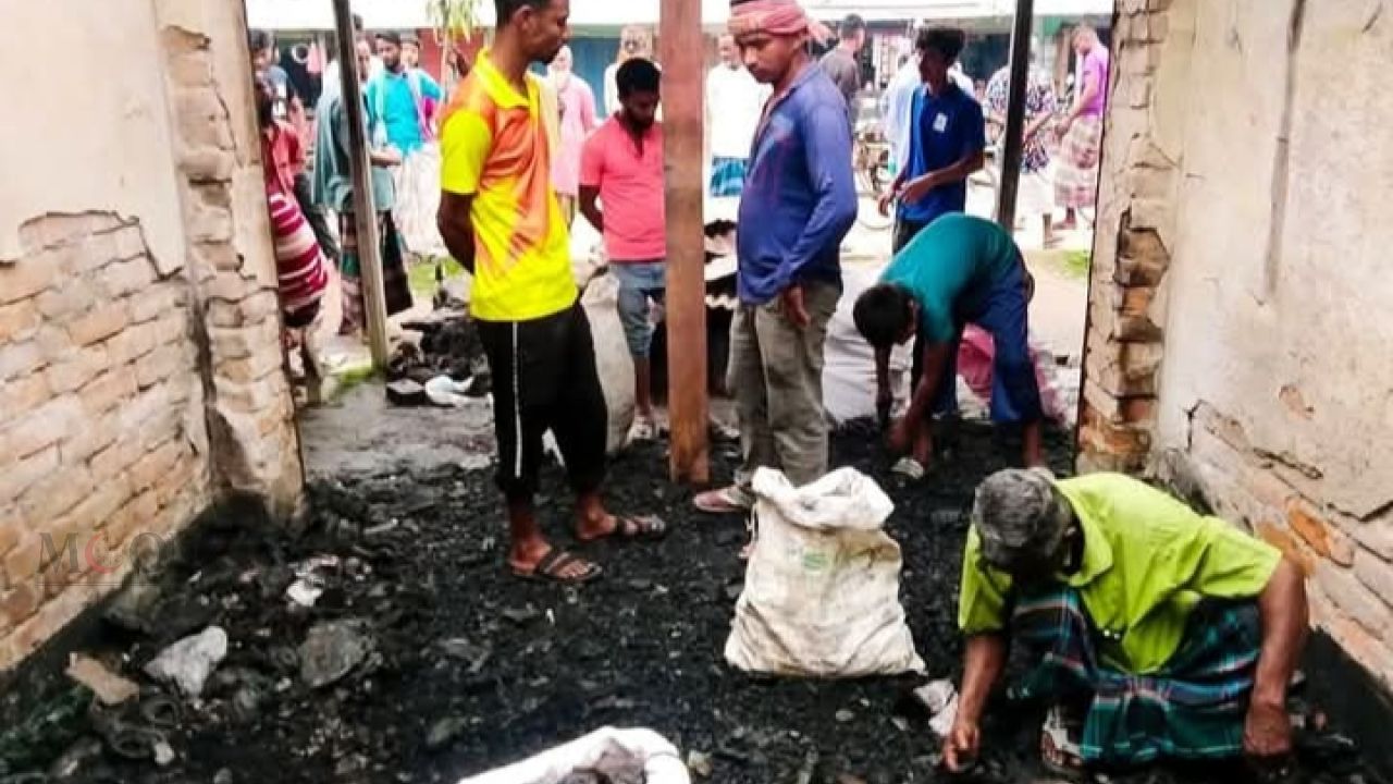বীরগঞ্জে কৃষক দল নেতার দোকান আগুনে পুড়ে নিঃশেষ