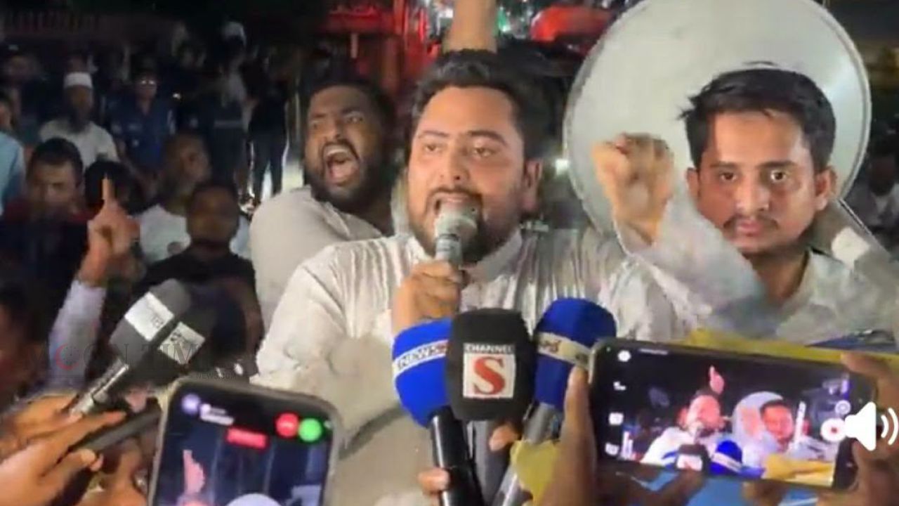 সাভারে এনসিপির সমাবেশে ককটেল বিস্ফোরণ,আহত ৪ প্রতিবাদে বিক্ষোভ মিছিল
