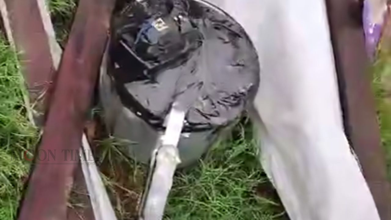 সাভারে মসজিদের মাঠে বোমা সদৃশ প্রেসার কুকার উদ্ধার