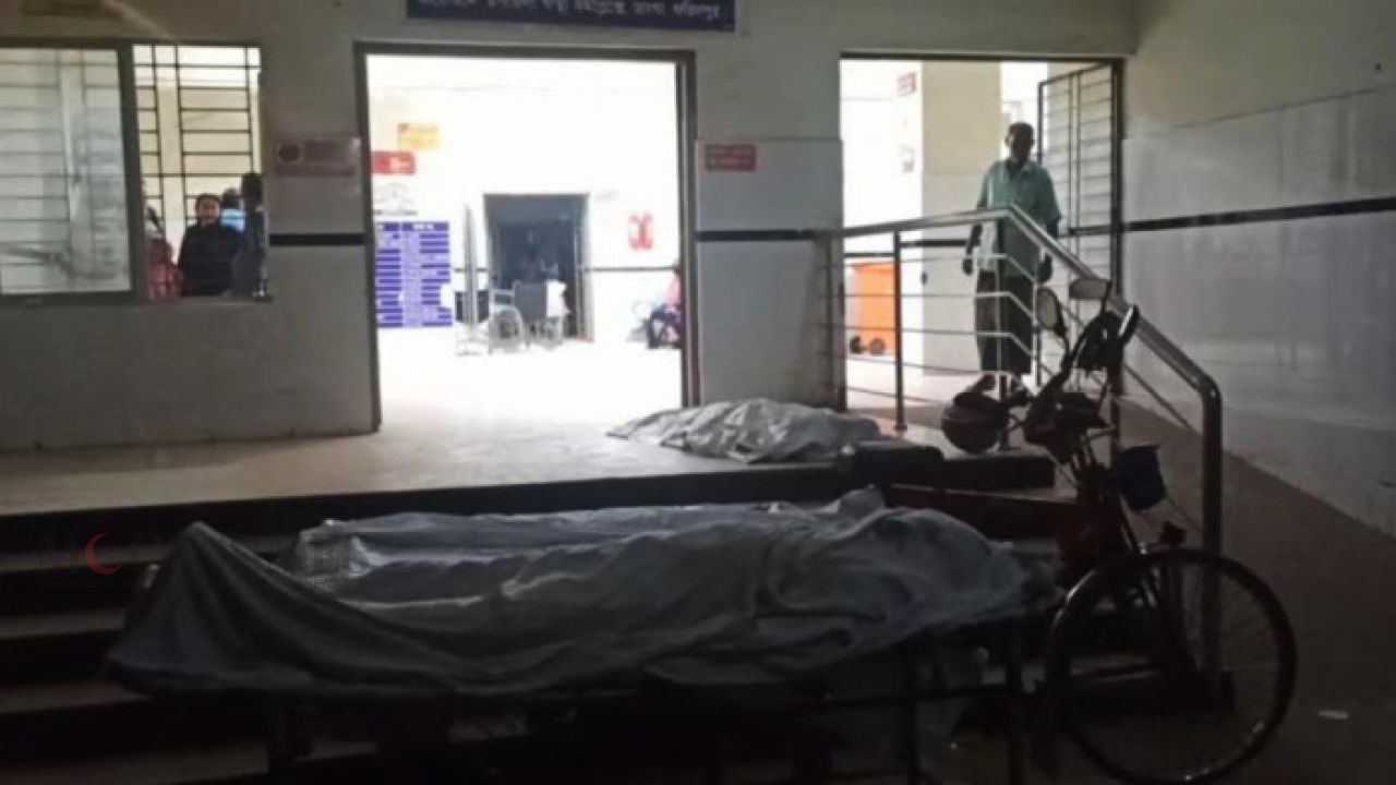 ফরিদপুরে বাস-মোটরসাইকেল সংঘর্ষে ইমাম ও শিক্ষক নিহত