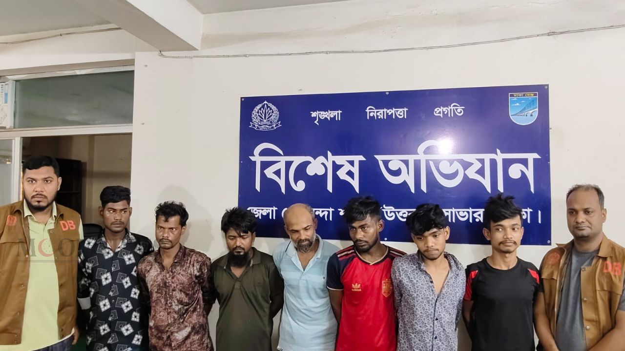 সাভার চোর ও ডাকাত দলের ৭ সদস্যকে গ্রেফতার করেছে ডিবি